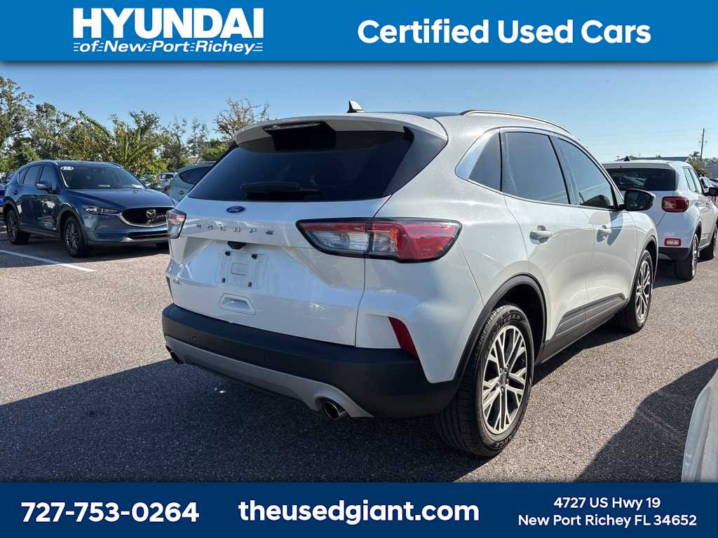 Thumbnail: 2021 Ford Escape - 3