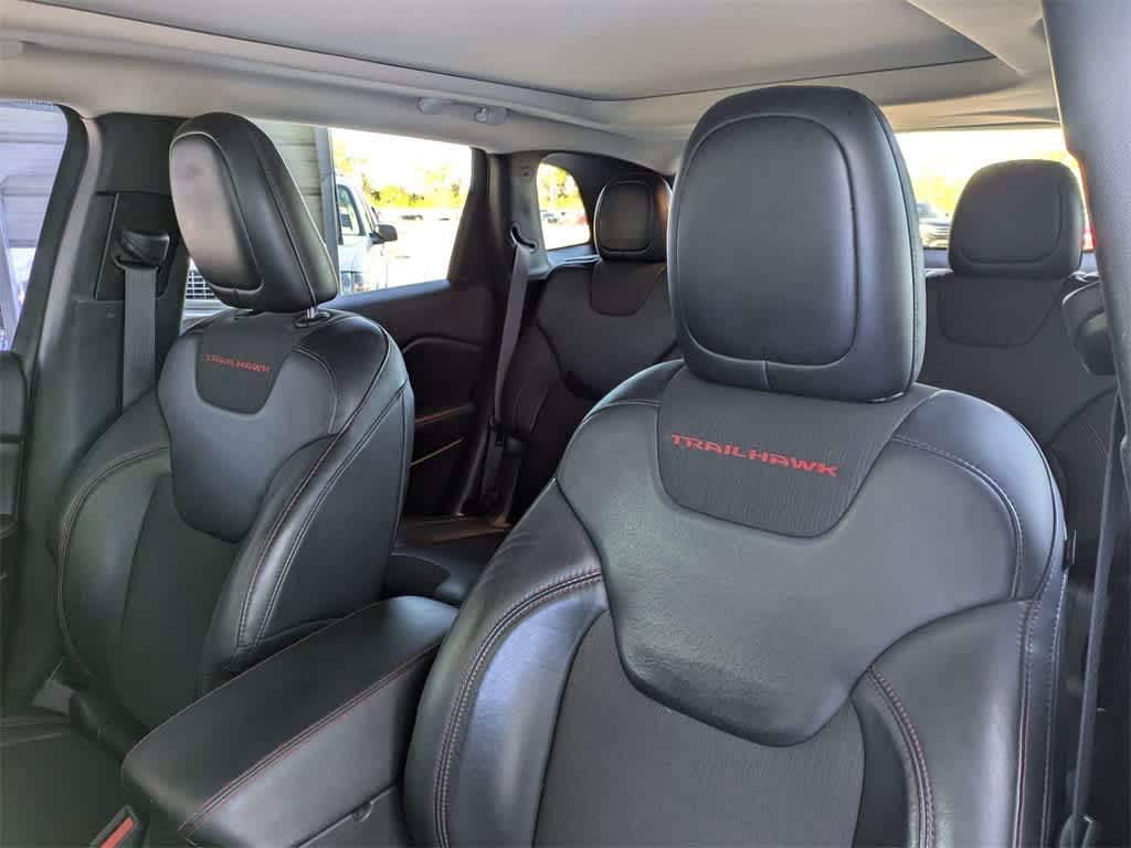 Thumbnail: 2017 Jeep Cherokee - 7