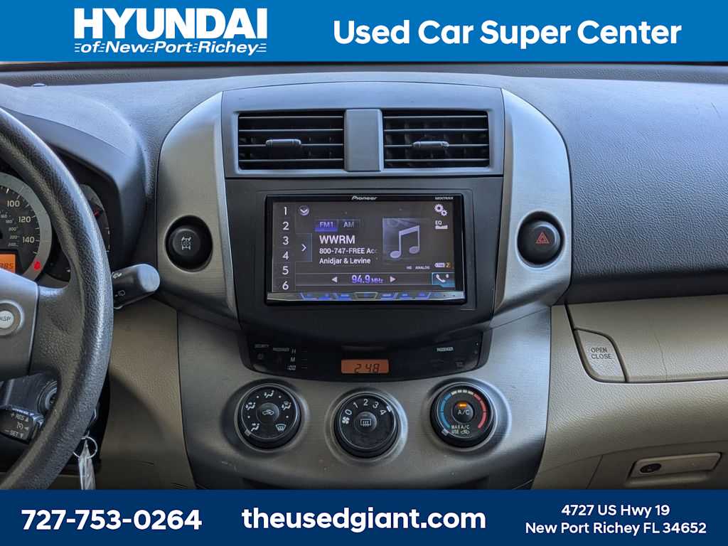 Thumbnail: 2010 Toyota RAV4 - 21