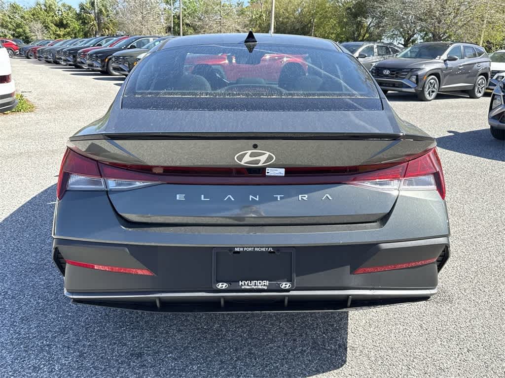 Thumbnail: 2025 Hyundai Elantra - 4