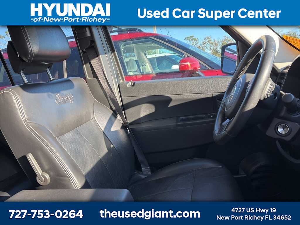 Thumbnail: 2012 Jeep Liberty - 7