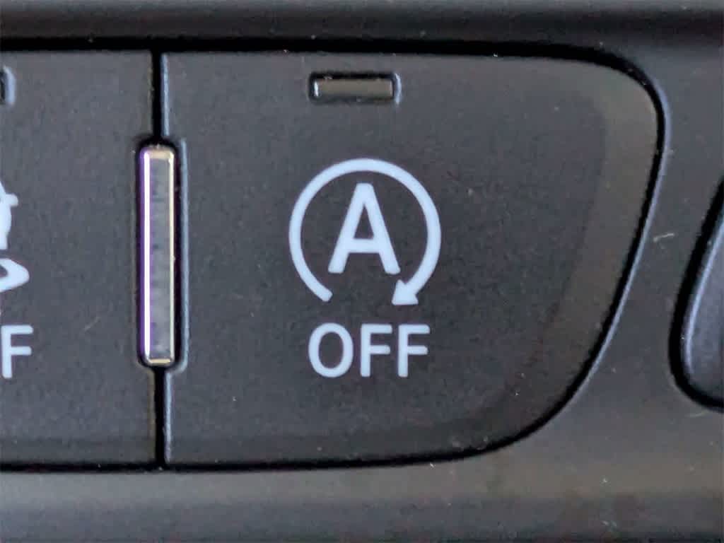 Thumbnail: 2017 Jeep Cherokee - 29