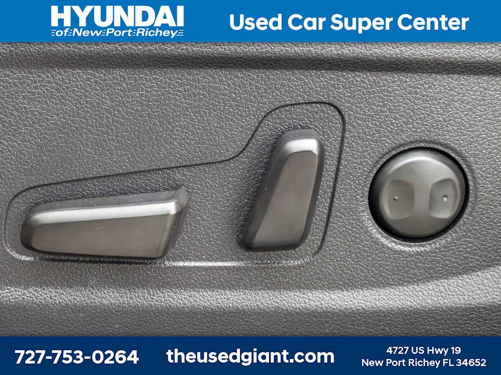 Thumbnail: 2020 Hyundai Santa Fe - 23