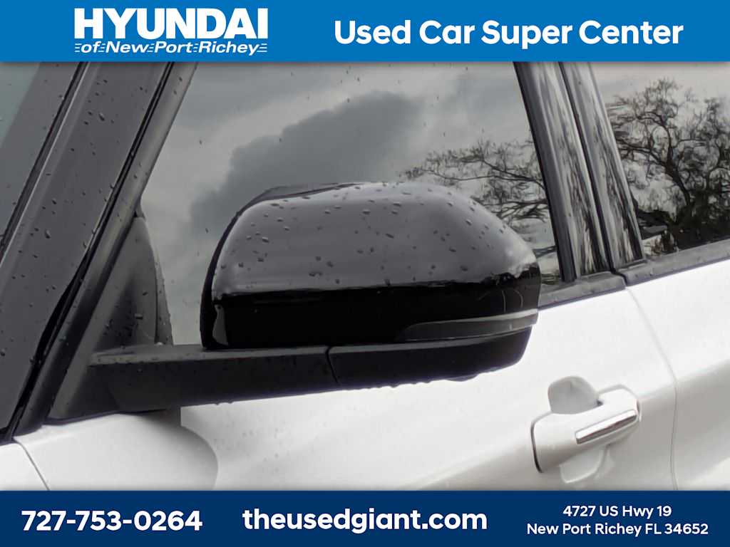 Thumbnail: 2021 Ford Explorer - 11