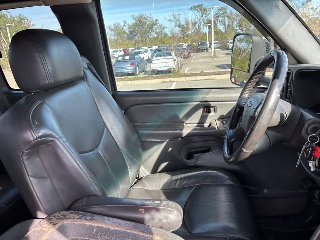 Thumbnail: 2003 Chevrolet Silverado 2500 - 8