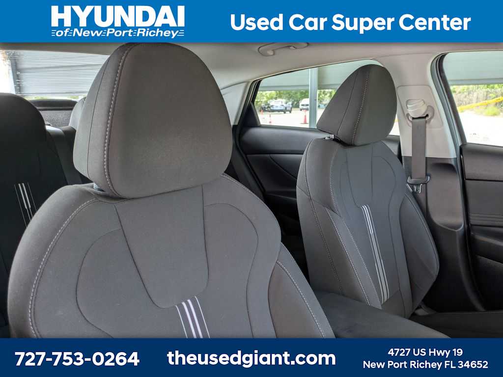 Thumbnail: 2022 Hyundai Elantra - 6