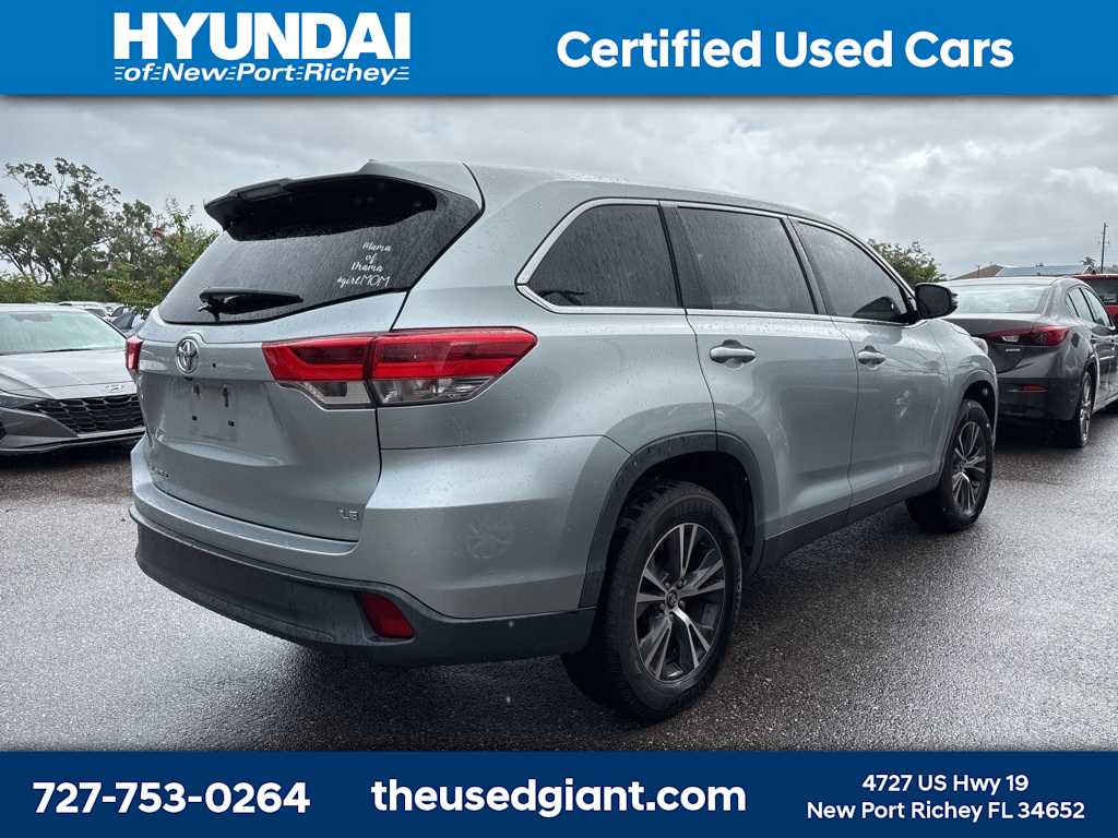 Thumbnail: 2019 Toyota Highlander - 3