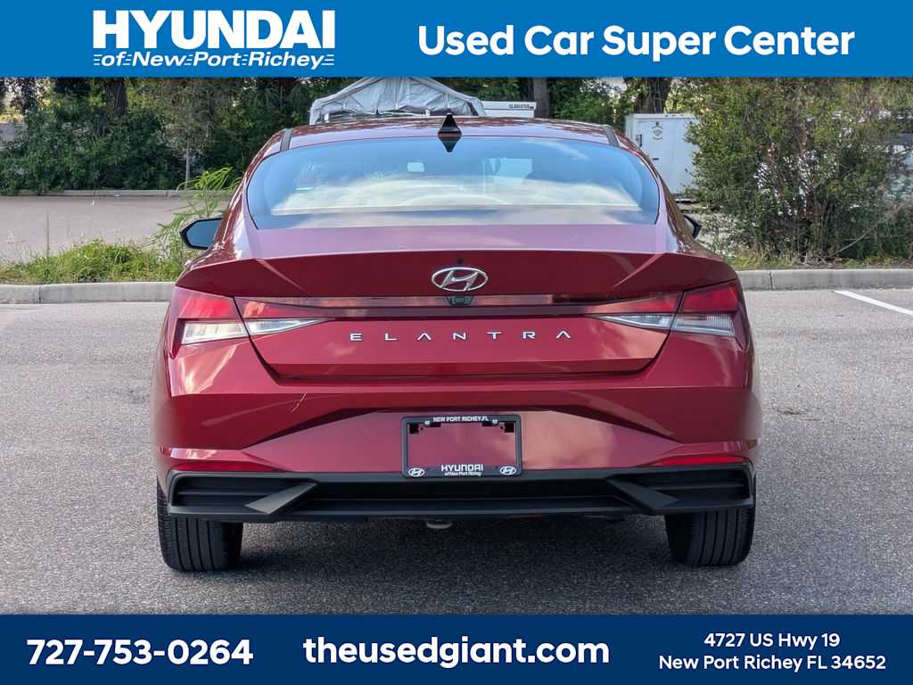 Thumbnail: 2023 Hyundai Elantra - 4