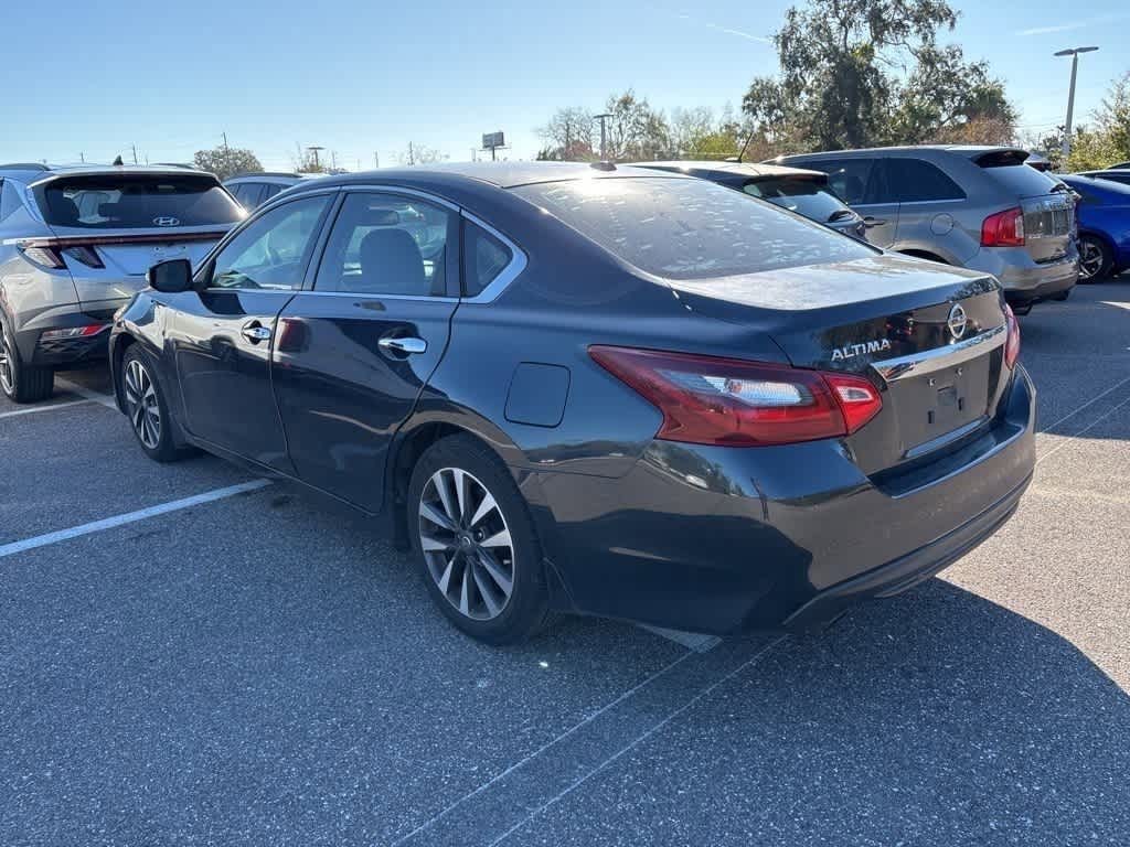 Thumbnail: 2016 Nissan Altima - 2