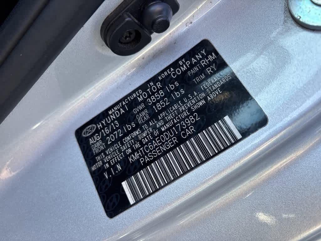 Thumbnail: 2013 Hyundai Veloster - 13