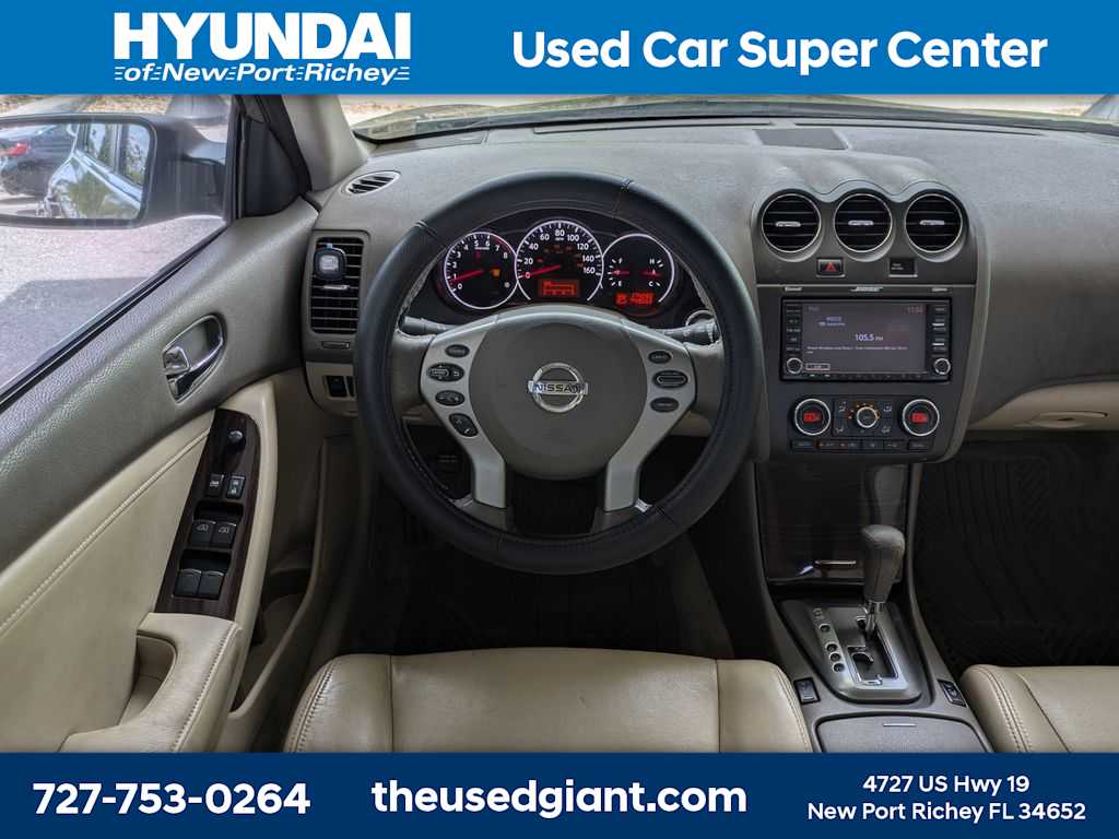 Thumbnail: 2011 Nissan Altima - 17