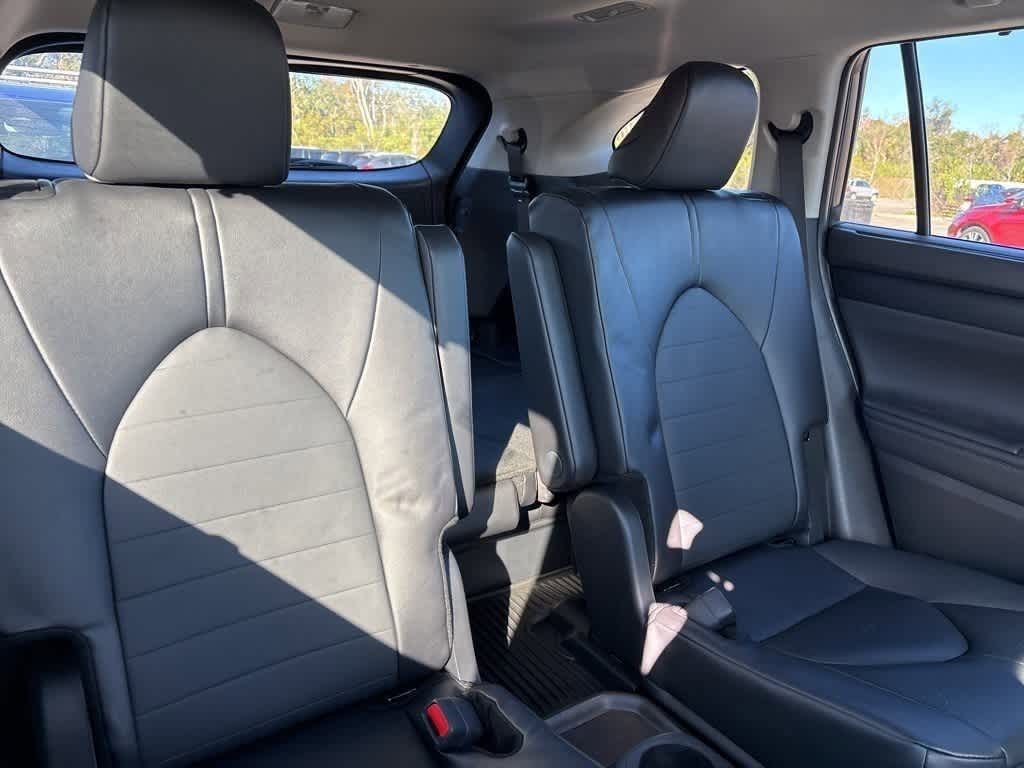 Thumbnail: 2025 Toyota Highlander - 11