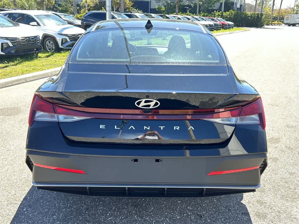 Thumbnail: 2025 Hyundai Elantra - 4
