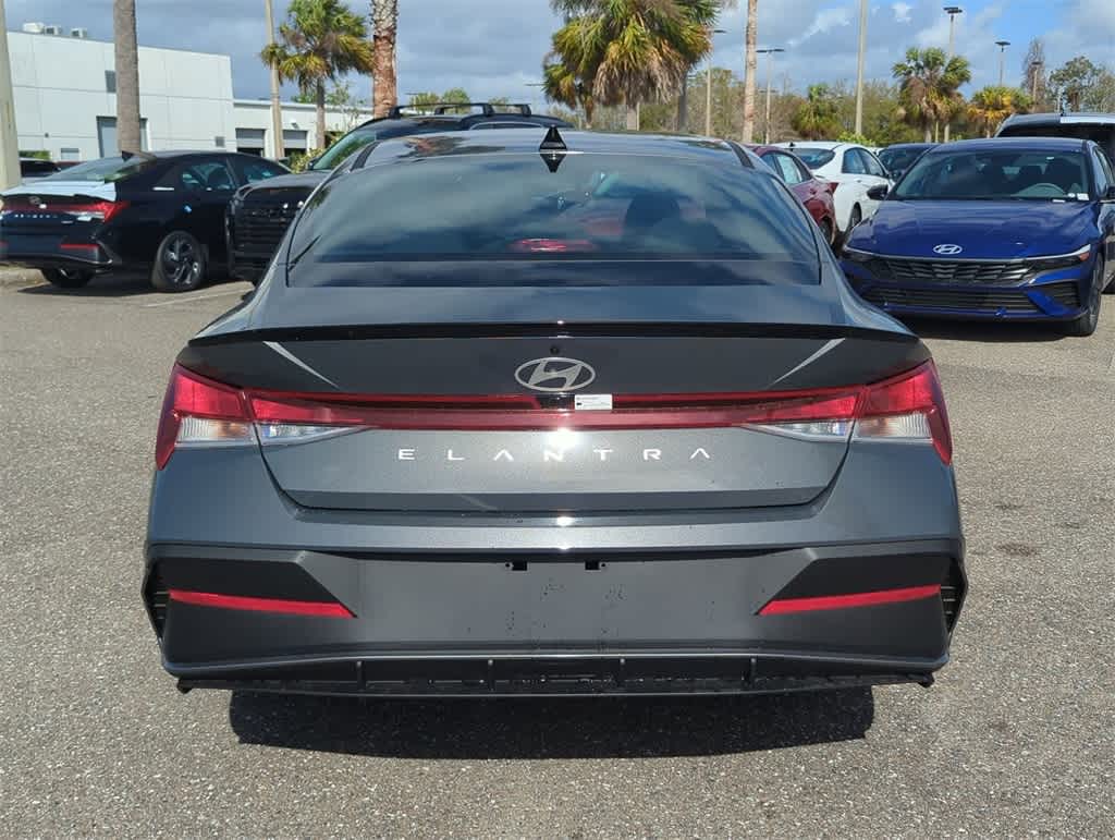 2025 Hyundai Elantra Sport 4