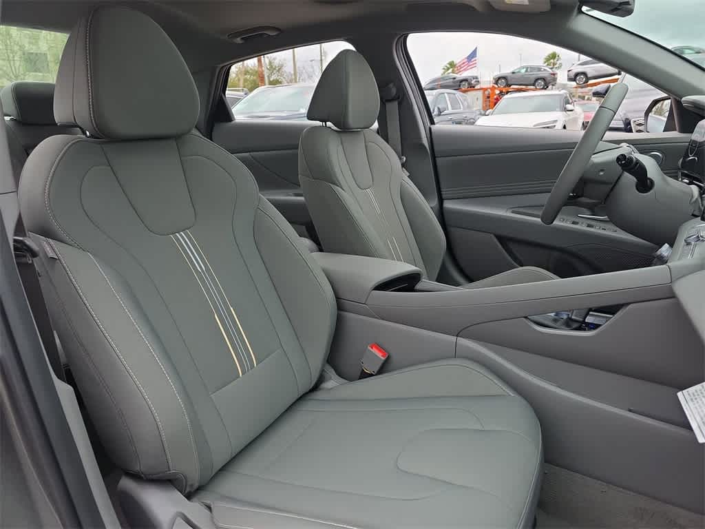 Thumbnail: 2025 Hyundai Elantra - 22