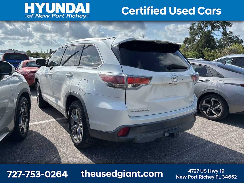 Thumbnail: 2015 Toyota Highlander - 2