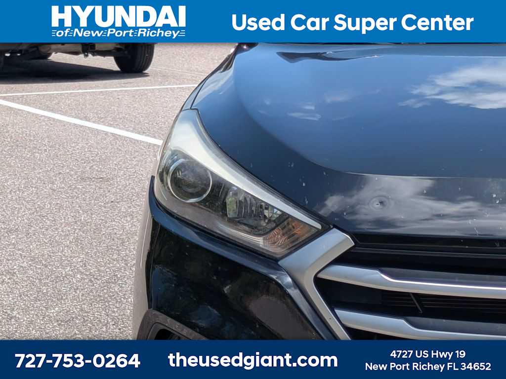 Thumbnail: 2017 Hyundai Tucson - 9