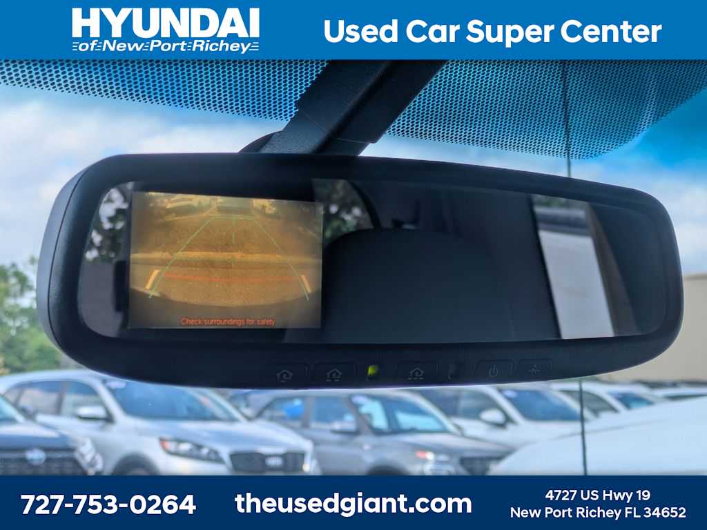 Thumbnail: 2012 Toyota Tacoma - 22