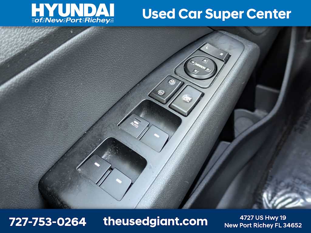 Thumbnail: 2017 Hyundai Elantra - 26