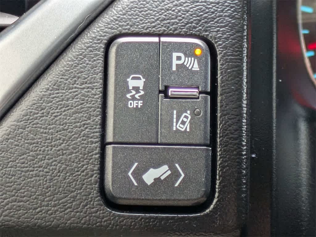 Thumbnail: 2015 Chevrolet Suburban - 35