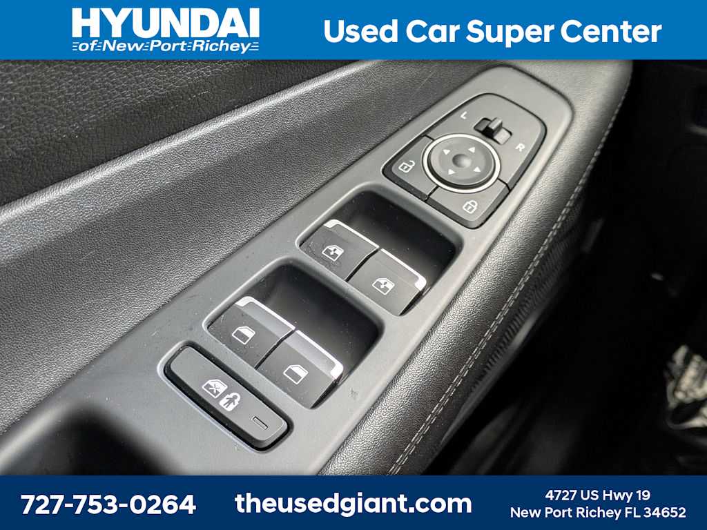 Thumbnail: 2023 Hyundai Santa Fe - 31