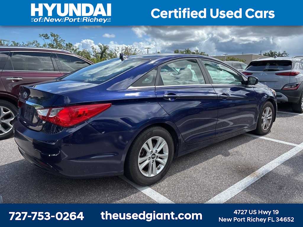 Thumbnail: 2012 Hyundai Sonata - 3