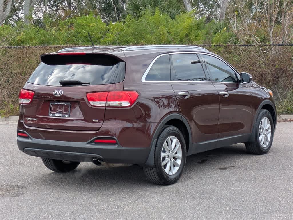 Thumbnail: 2017 Kia Sorento - 5