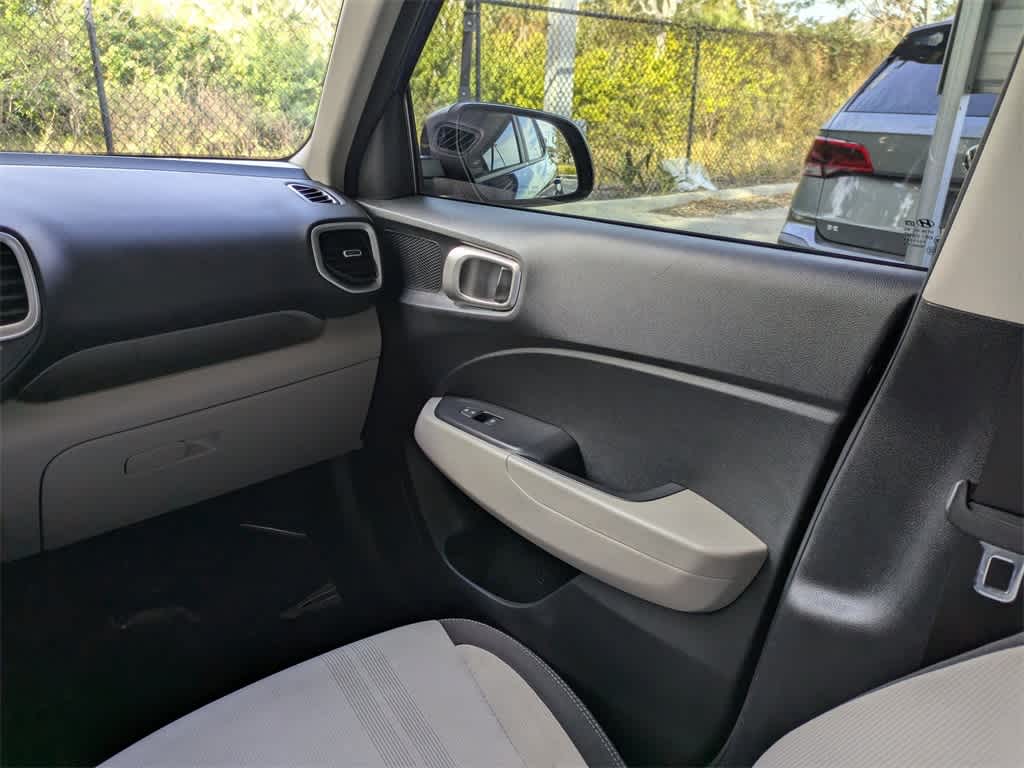 Thumbnail: 2023 Hyundai Venue - 17