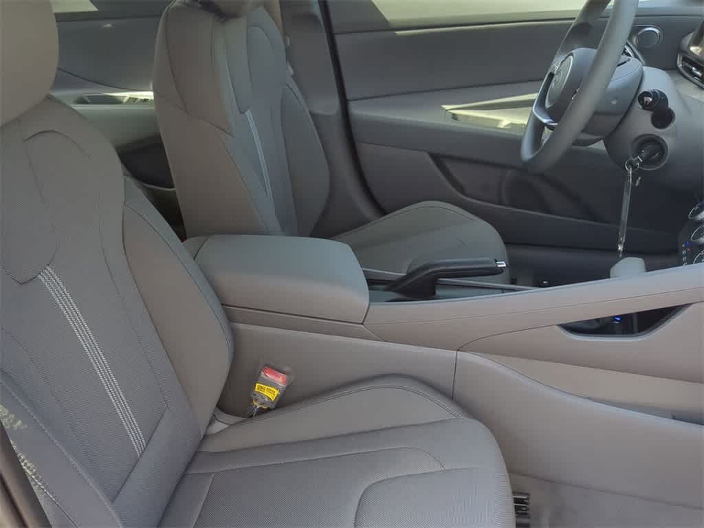 Thumbnail: 2025 Hyundai Elantra - 21