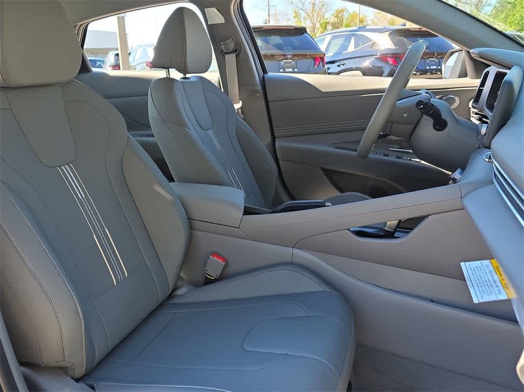 Thumbnail: 2025 Hyundai Elantra - 21