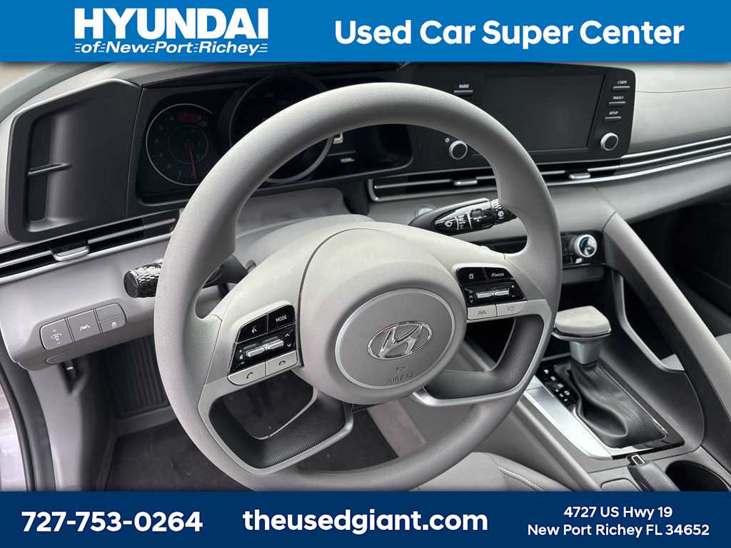 Thumbnail: 2023 Hyundai Elantra - 10