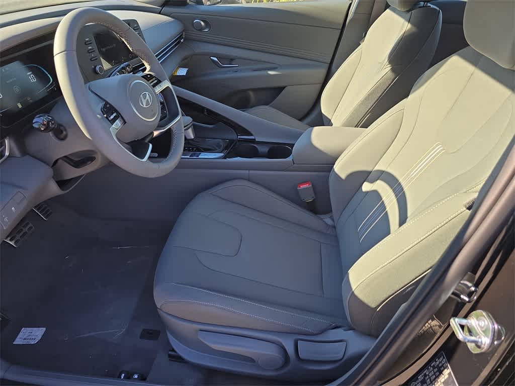 Thumbnail: 2026 Hyundai Elantra - 17