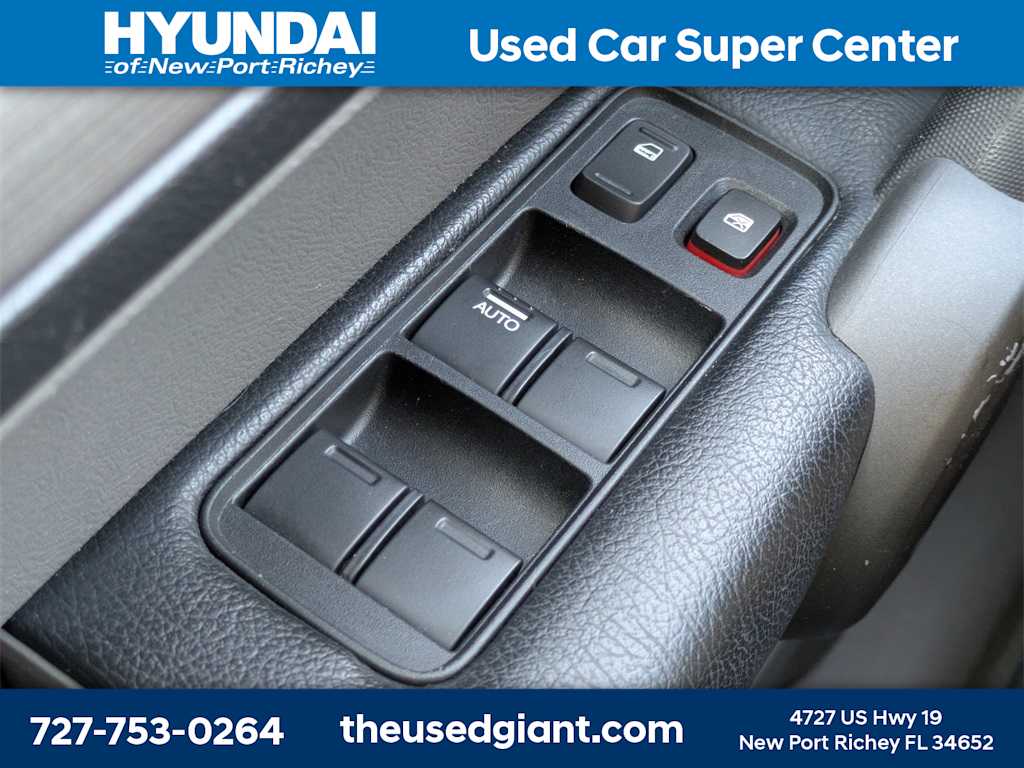 Thumbnail: 2010 Honda CR-V - 22