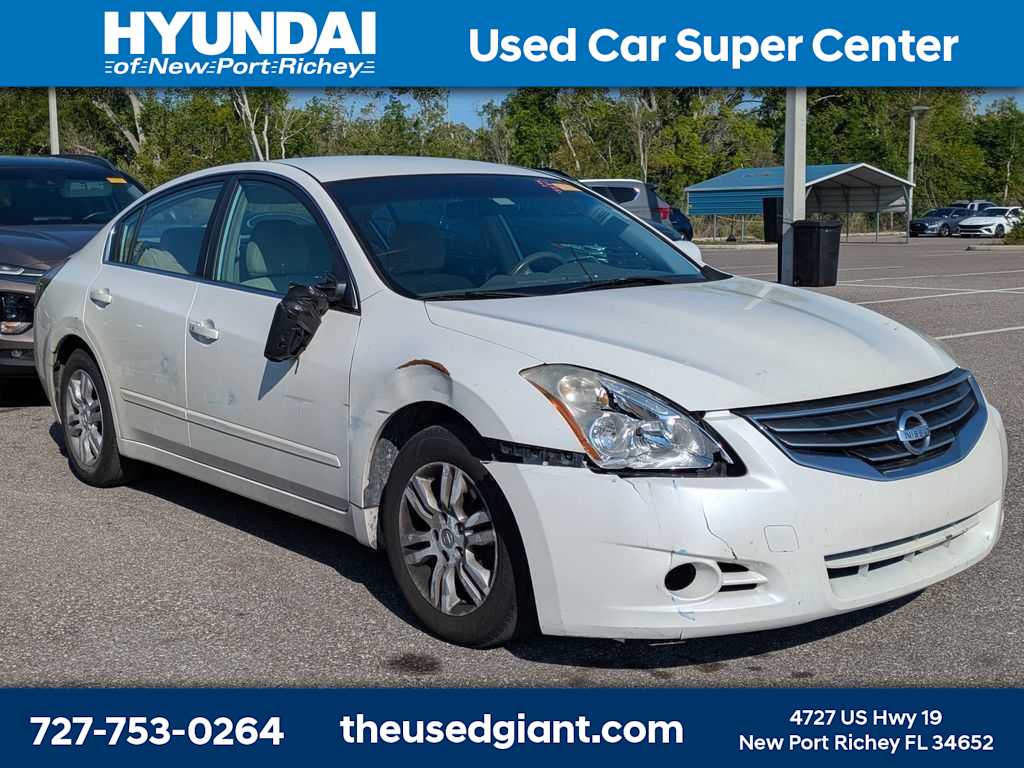 Thumbnail: 2010 Nissan Altima - 4