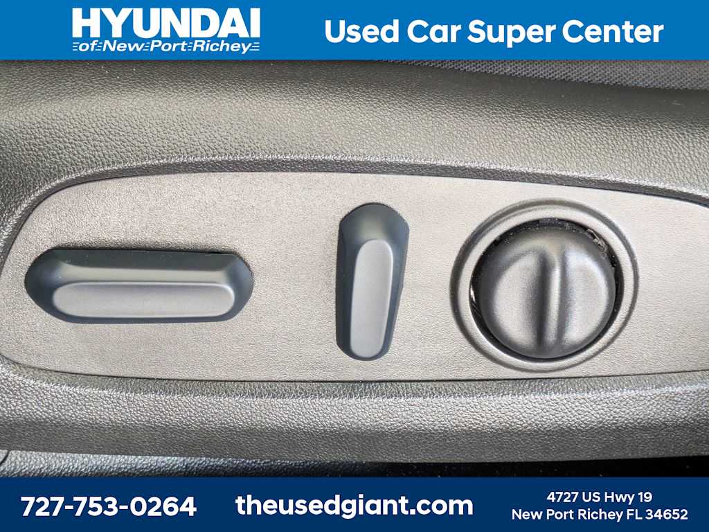 Thumbnail: 2022 GMC Terrain - 23