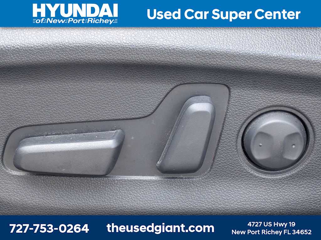 Thumbnail: 2017 Hyundai Elantra - 21