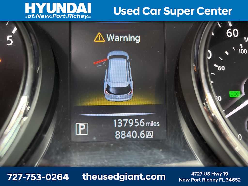 Thumbnail: 2015 Nissan Rogue - 12