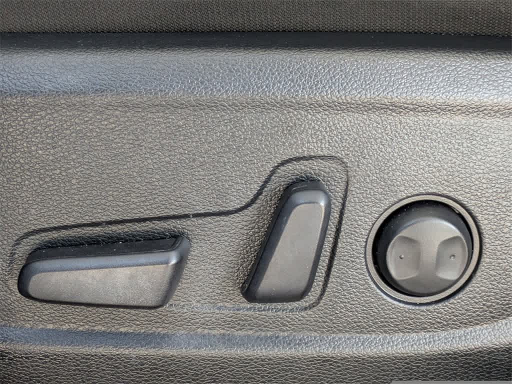 Thumbnail: 2023 Kia Seltos - 21