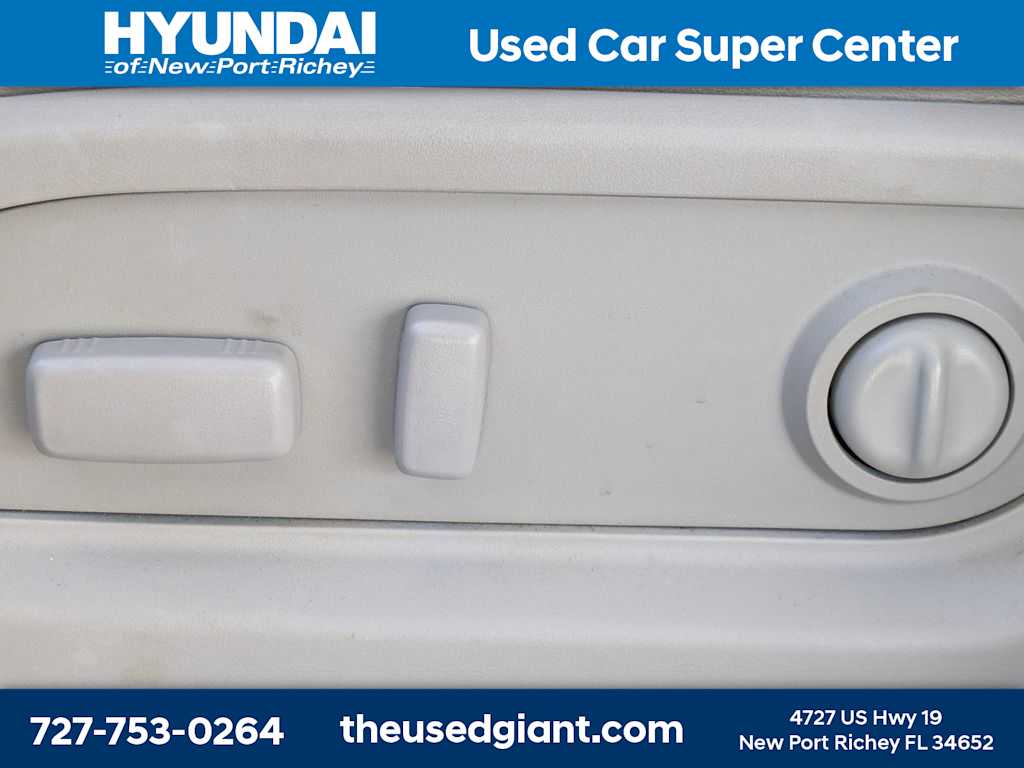 Thumbnail: 2011 Buick Enclave - 26