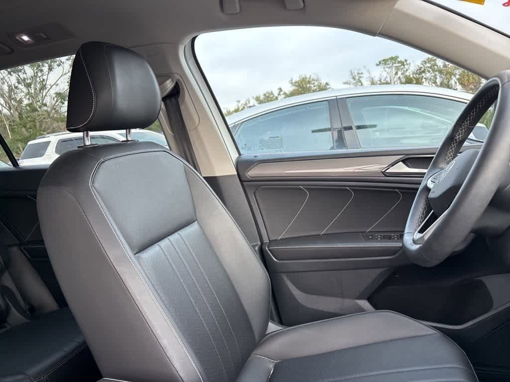 Thumbnail: 2023 Volkswagen Tiguan - 8