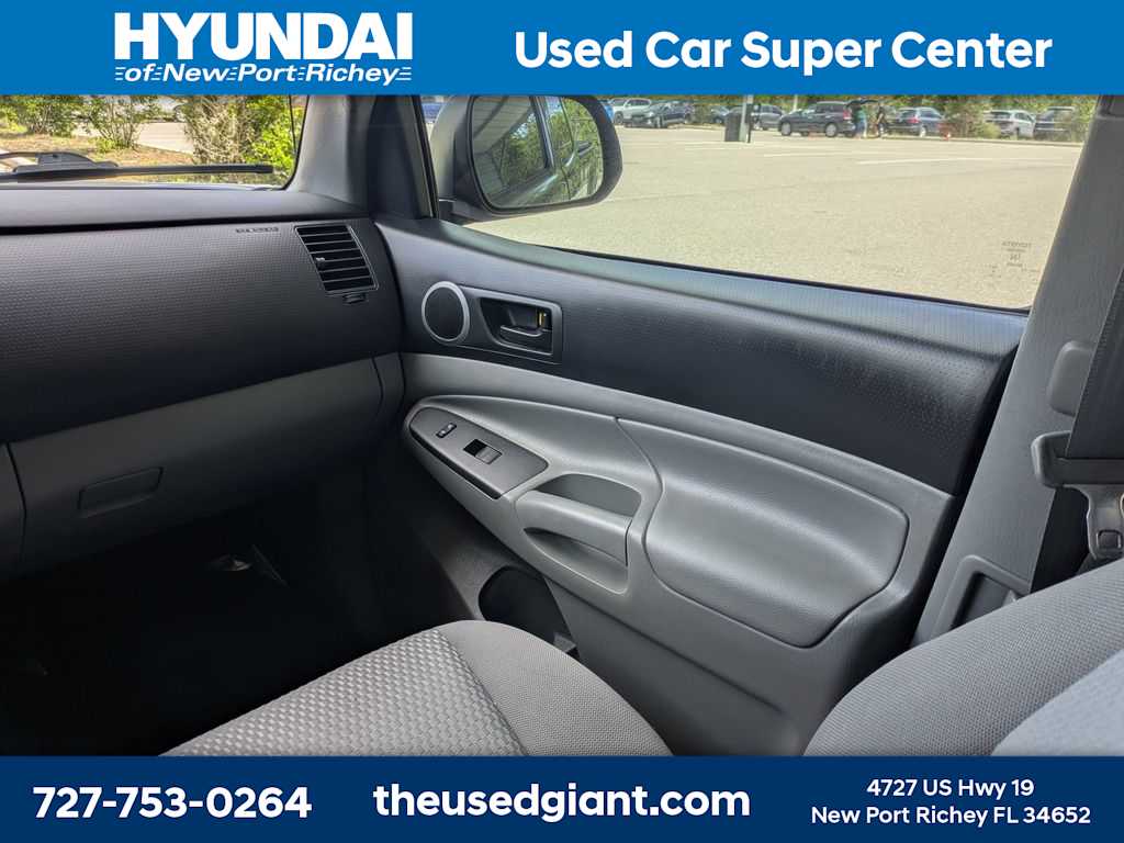 Thumbnail: 2012 Toyota Tacoma - 17