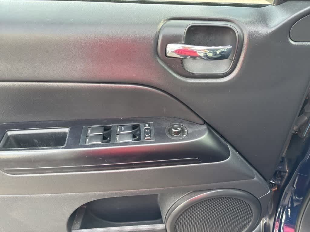 Thumbnail: 2013 Jeep Compass - 9