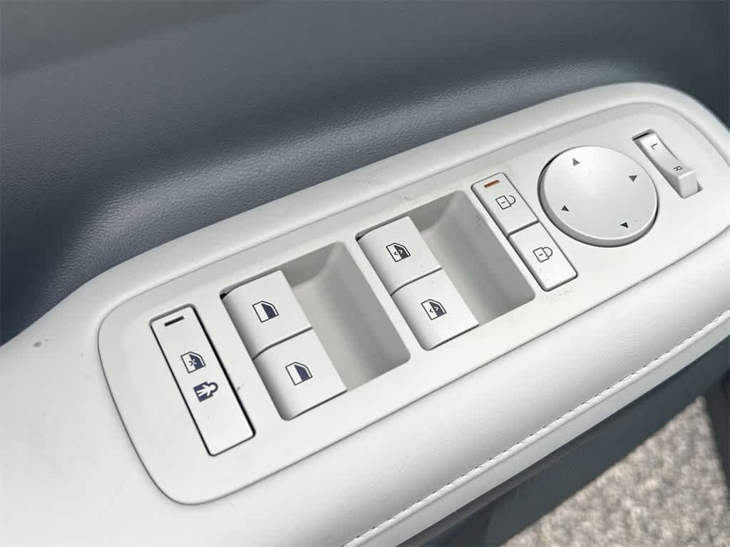 2025 Hyundai Santa Fe SEL 16