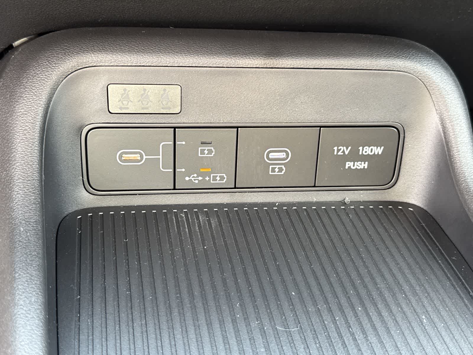 2025 Hyundai Kona SE 28