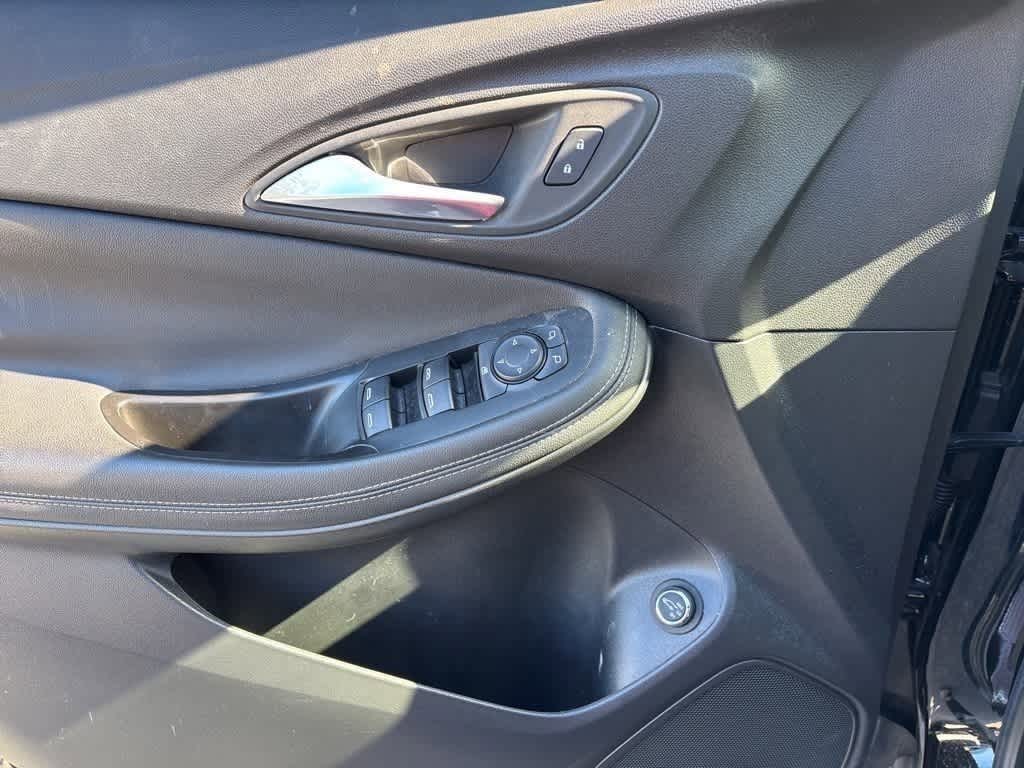 Thumbnail: 2022 Buick Encore GX - 10