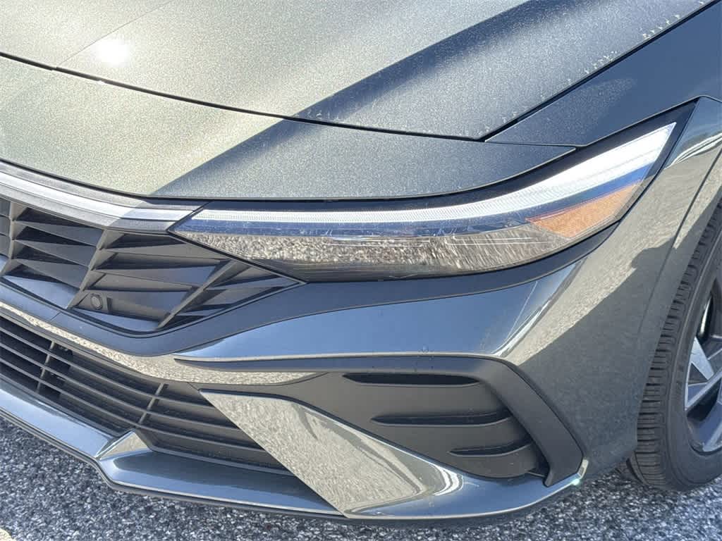 Thumbnail: 2025 Hyundai Elantra - 9
