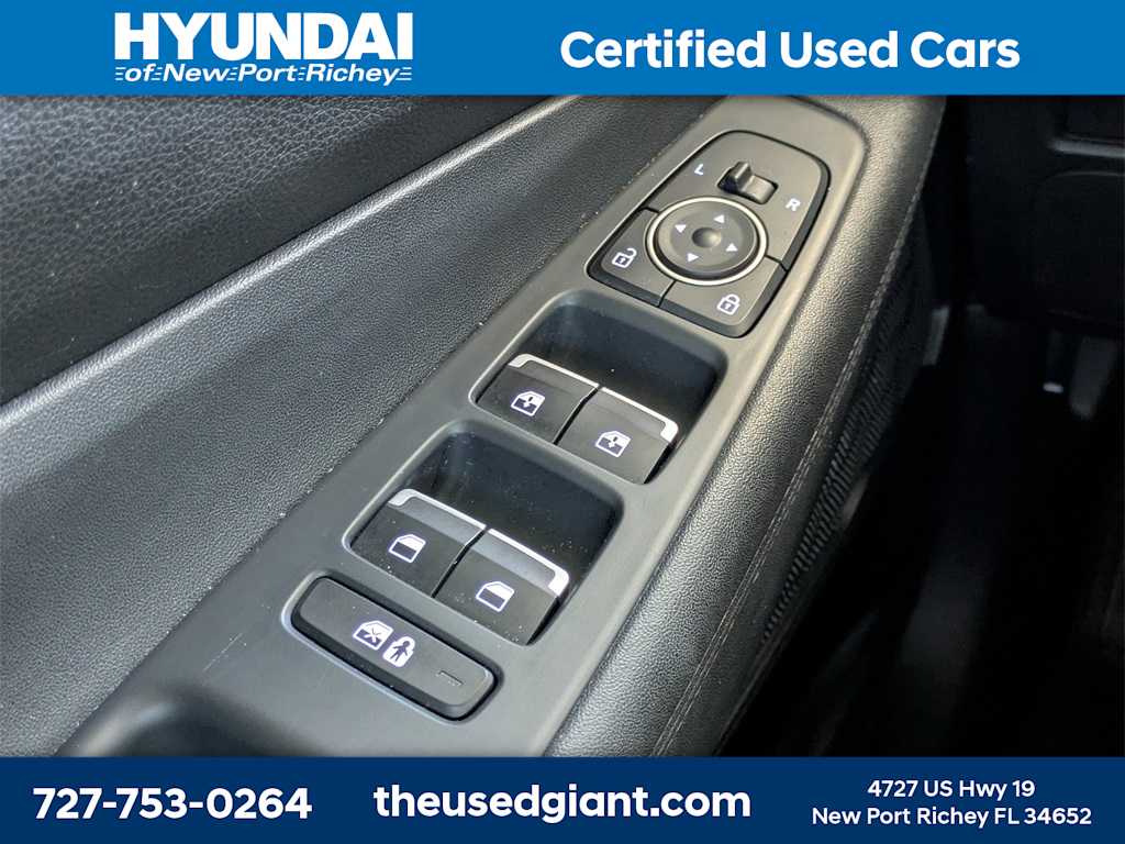 Thumbnail: 2023 Hyundai Santa Fe - 32