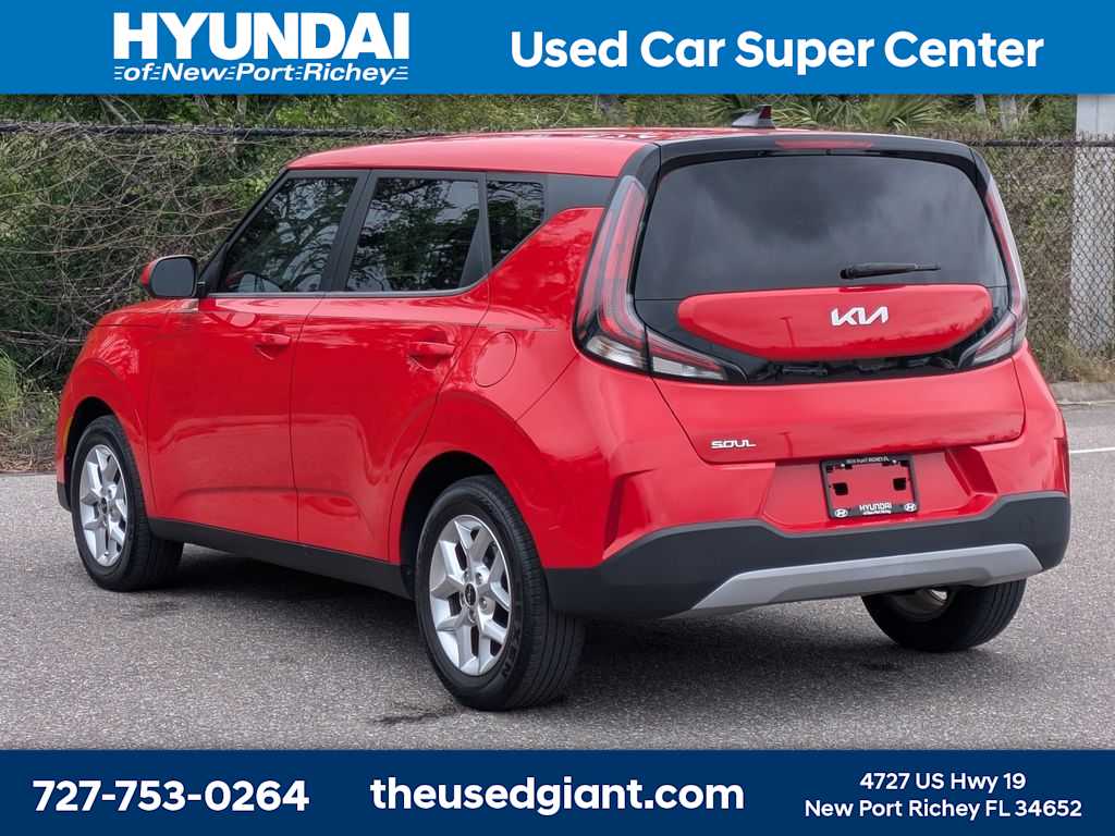 Thumbnail: 2023 Kia Soul - 3