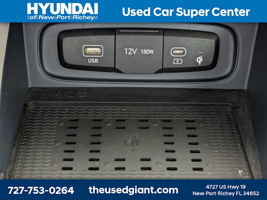 Thumbnail: 2023 Hyundai Venue - 21