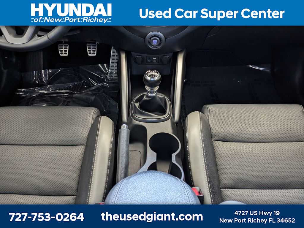 Thumbnail: 2016 Hyundai Veloster - 19